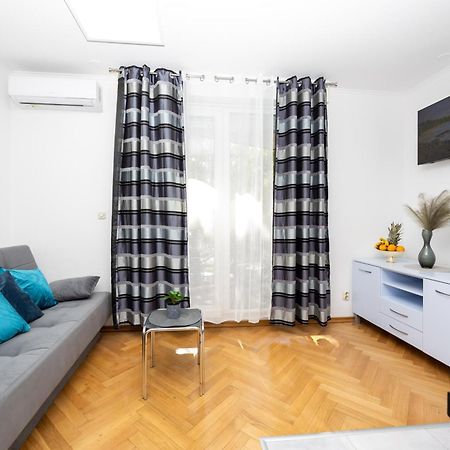 Apartment Paolo By The Beach Znjan Сплит Екстериор снимка