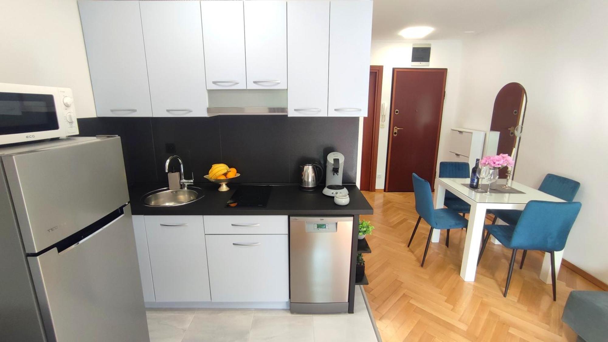 Apartment Paolo By The Beach Znjan Сплит Екстериор снимка