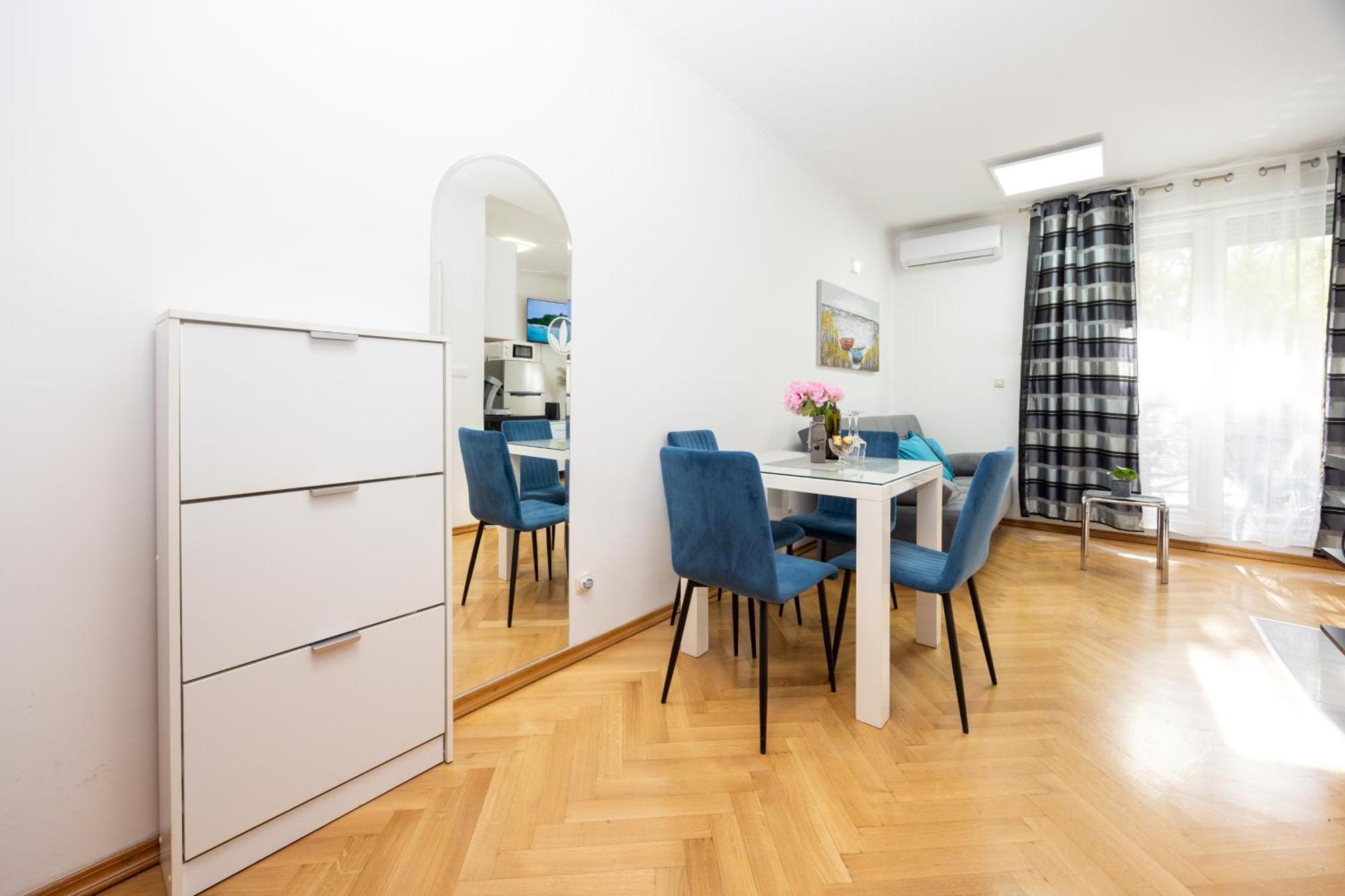Apartment Paolo By The Beach Znjan Сплит Екстериор снимка