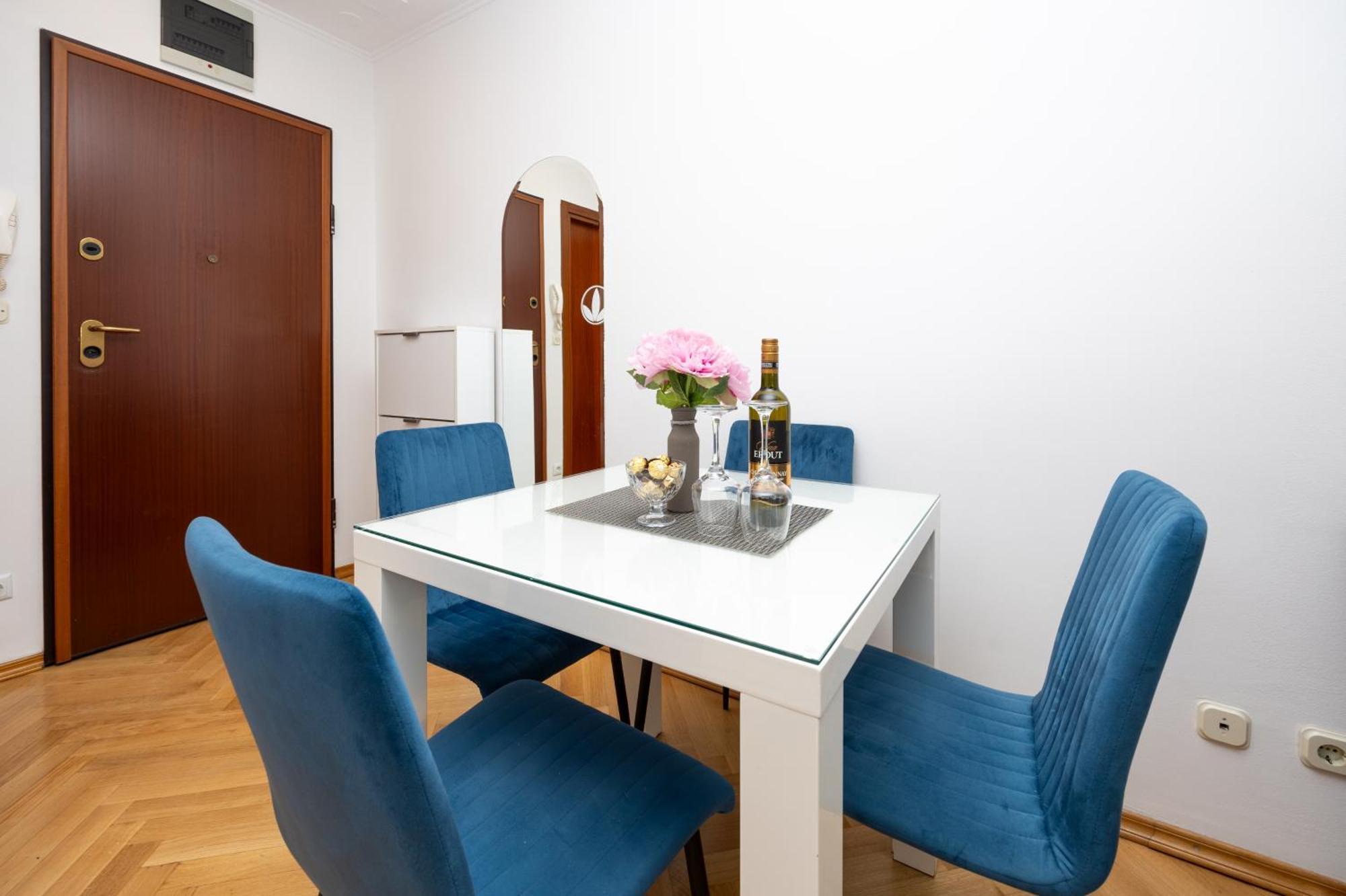 Apartment Paolo By The Beach Znjan Сплит Екстериор снимка